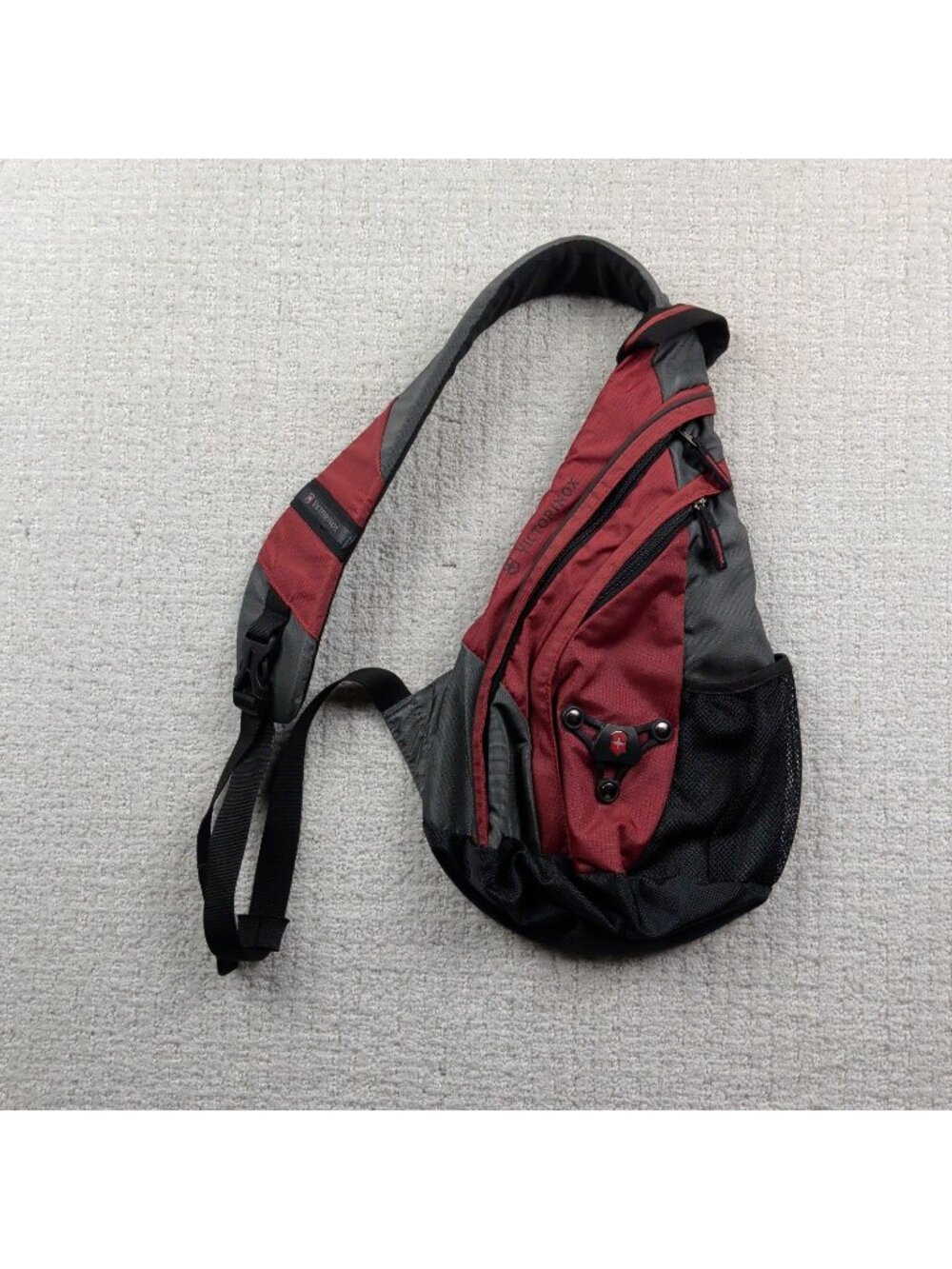 Y2K Victorinox Swiss Army Mono Tear Drop Sling Bag Gorpcore Techwear Cyber Red